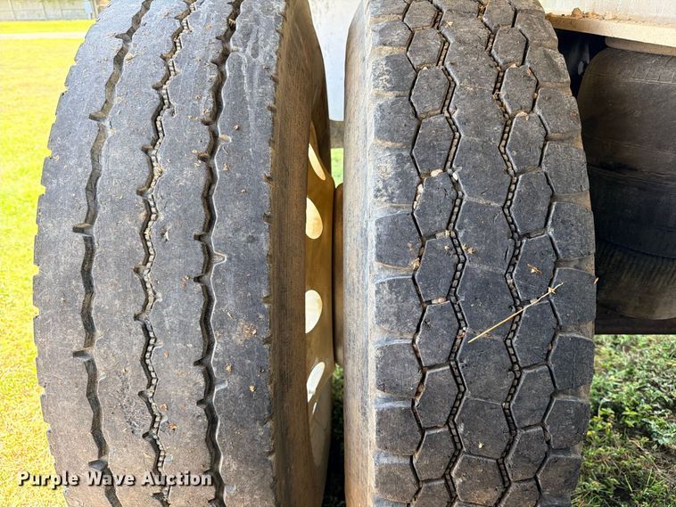 image for item DU1521 2016 Clement ADW3947 end dump trailer