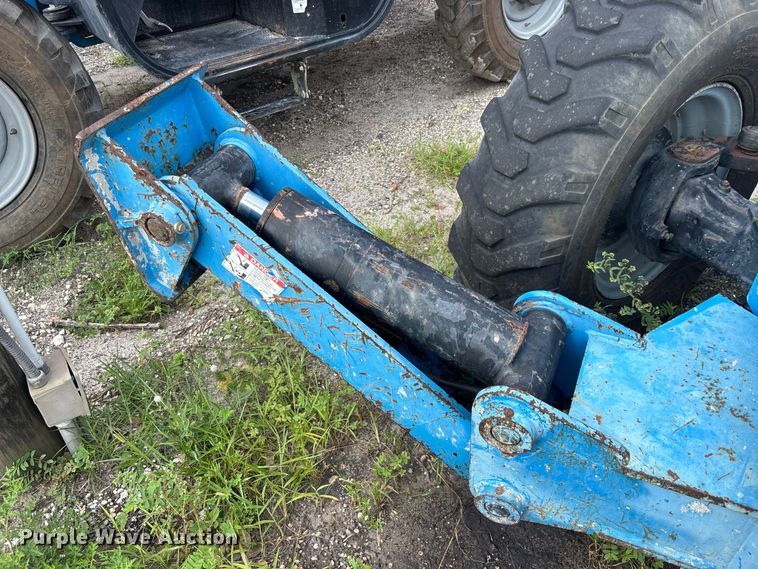 image for item DV7259 2012 Genie GTH-1056 telehandler
