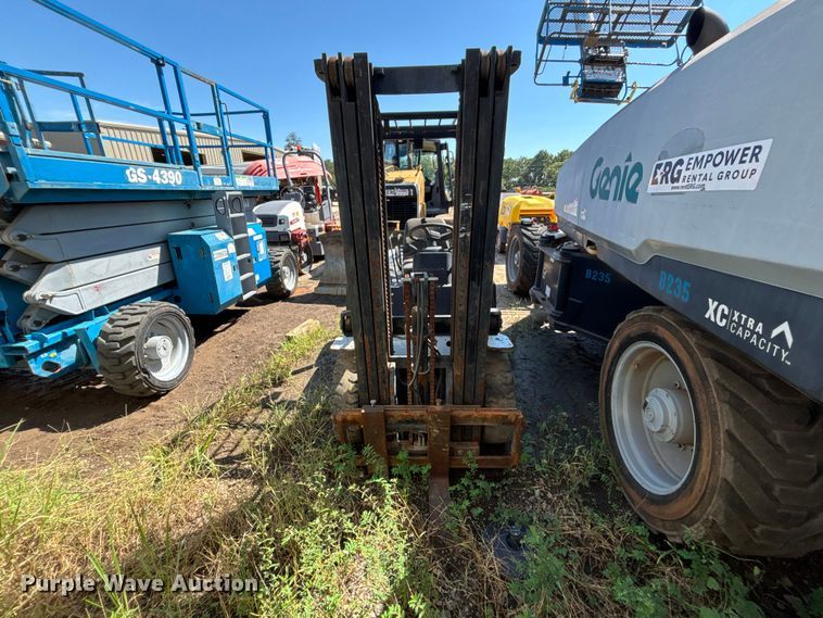 image for item DV7262 2015 Utilev UT25P forklift