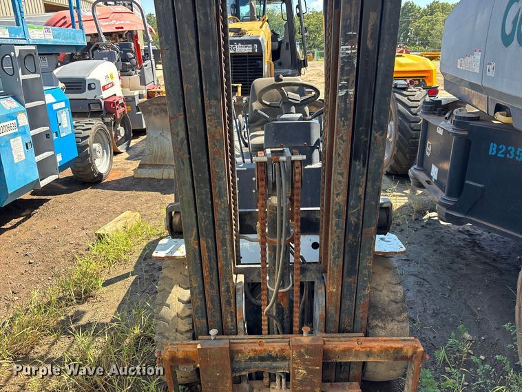 image for item DV7262 2015 Utilev UT25P forklift
