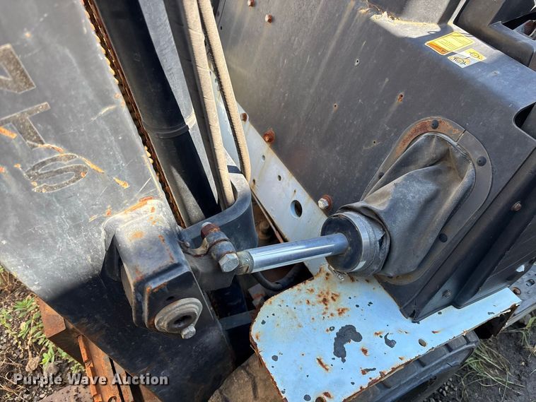 image for item DV7262 2015 Utilev UT25P forklift