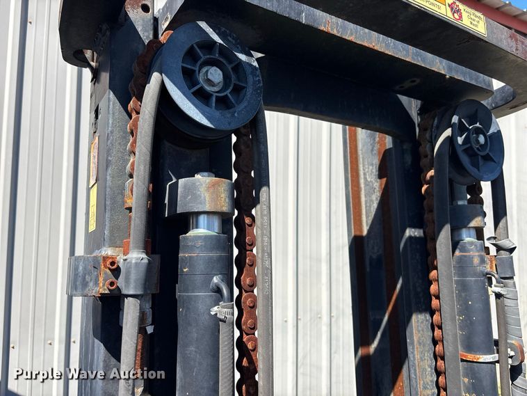 image for item DV7262 2015 Utilev UT25P forklift