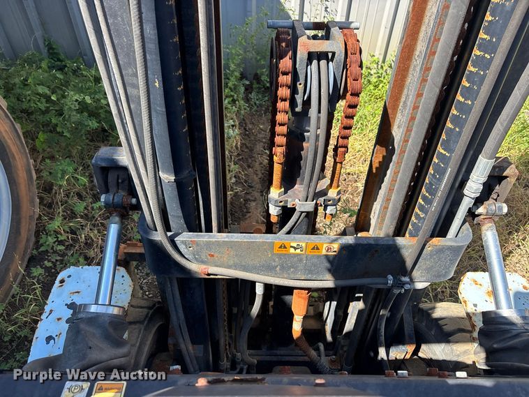 image for item DV7262 2015 Utilev UT25P forklift