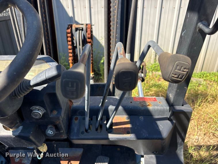image for item DV7262 2015 Utilev UT25P forklift