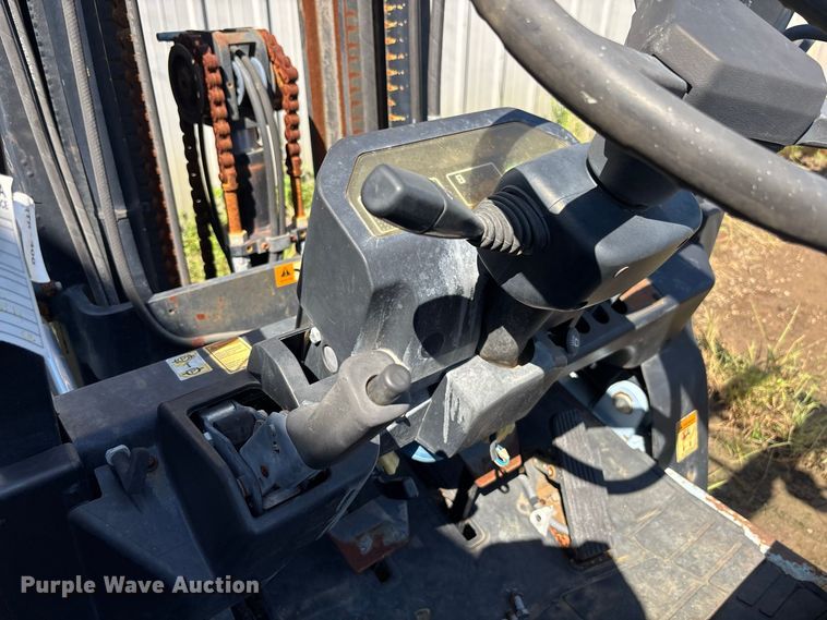 image for item DV7262 2015 Utilev UT25P forklift