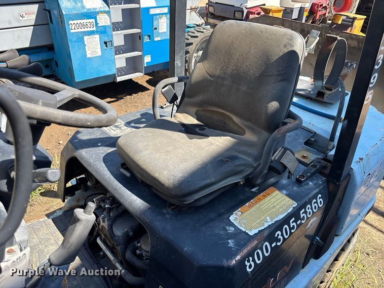 image for item DV7262 2015 Utilev UT25P forklift