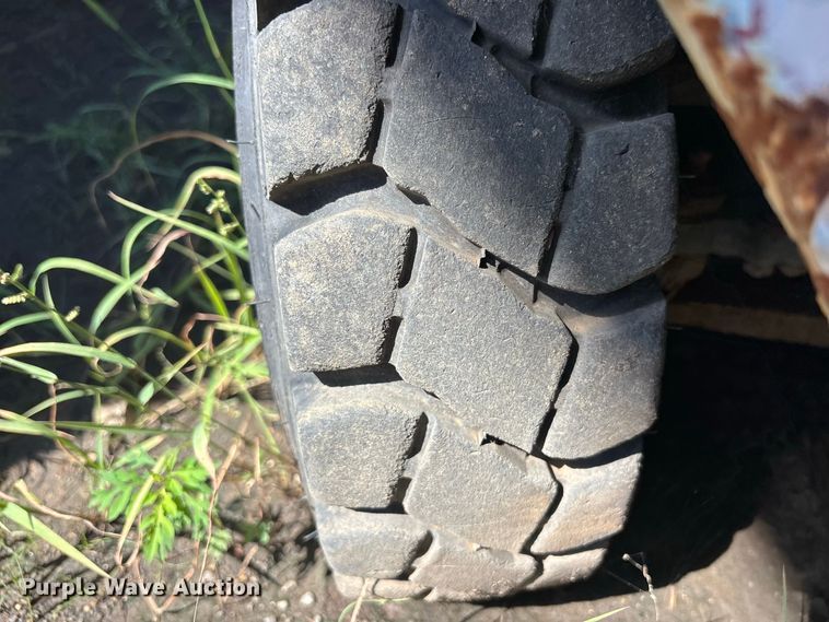 image for item DV7262 2015 Utilev UT25P forklift