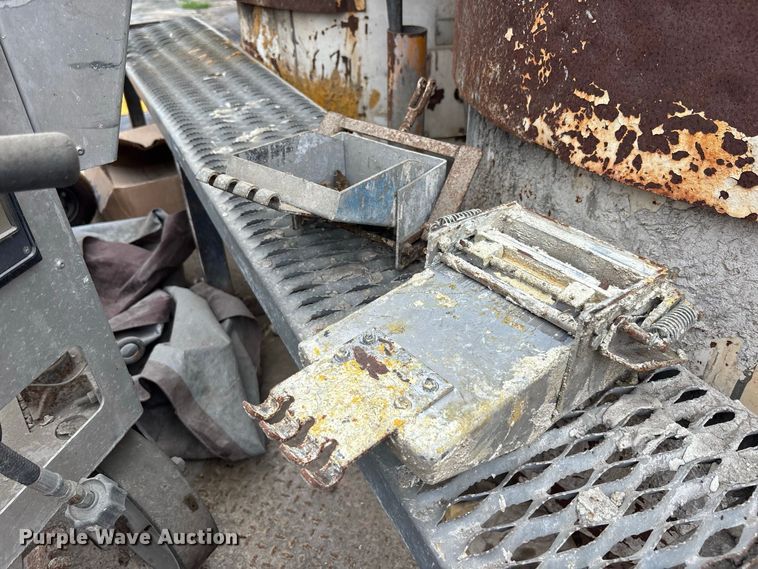 image for item DV7266 TomiHawk paint striper trailer