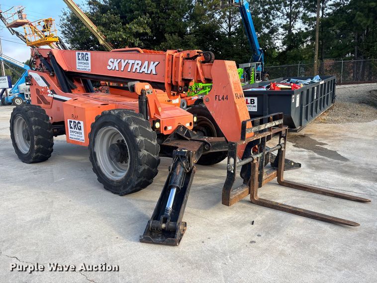 image for item DV7284 2014 SkyTrak 10054 telehandler