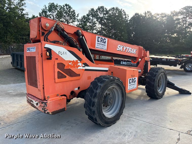 image for item DV7284 2014 SkyTrak 10054 telehandler