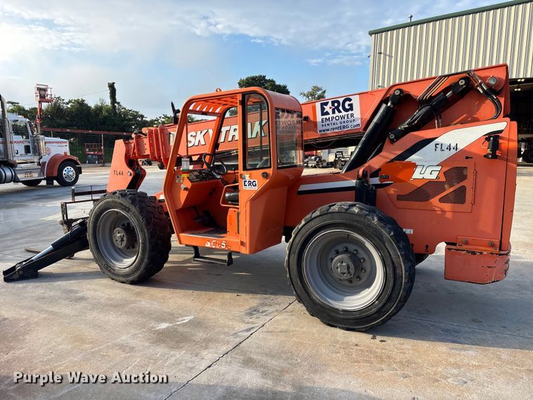 image for item DV7284 2014 SkyTrak 10054 telehandler