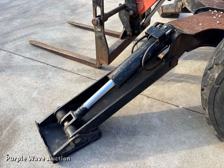 image for item DV7284 2014 SkyTrak 10054 telehandler