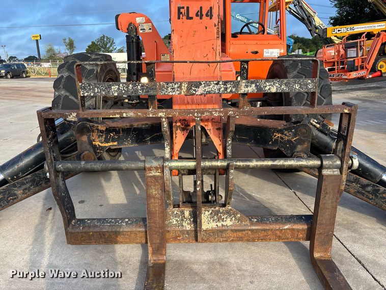 image for item DV7284 2014 SkyTrak 10054 telehandler