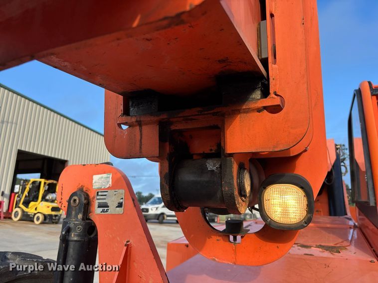 image for item DV7284 2014 SkyTrak 10054 telehandler