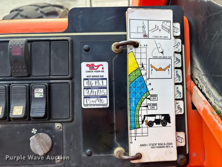 image for item DV7284 2014 SkyTrak 10054 telehandler