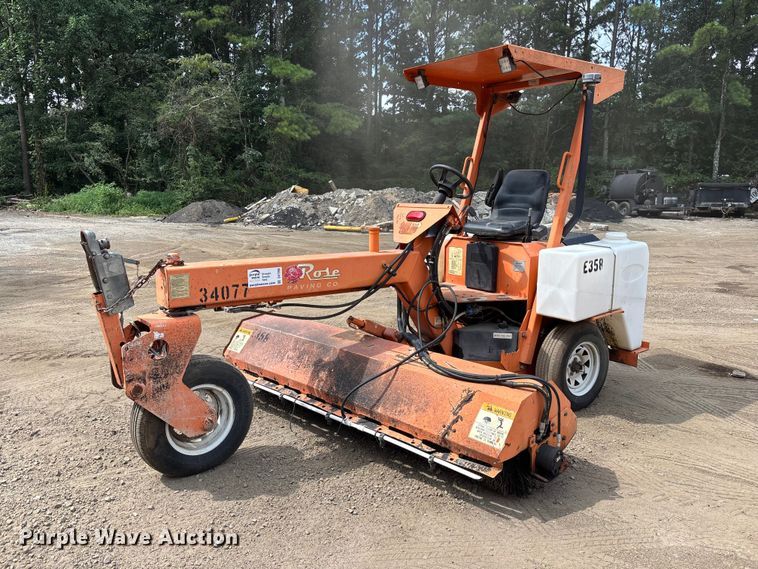 Laymor SM300 broom