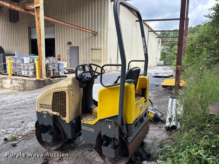 image for item DV7291 Wacker Neuson RD12A double drum roller