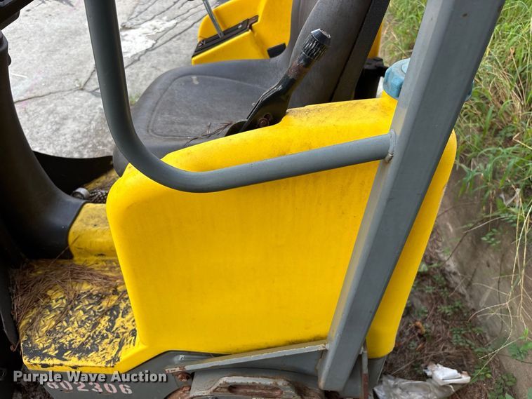 image for item DV7291 Wacker Neuson RD12A double drum roller