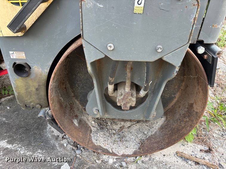 image for item DV7291 Wacker Neuson RD12A double drum roller
