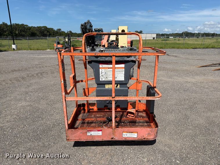 image for item DV7296 2013 JLG E400AJPN boom lift