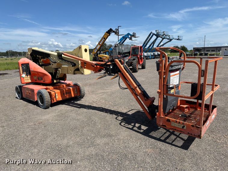 image for item DV7296 2013 JLG E400AJPN boom lift