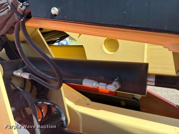 image for item DV7296 2013 JLG E400AJPN boom lift