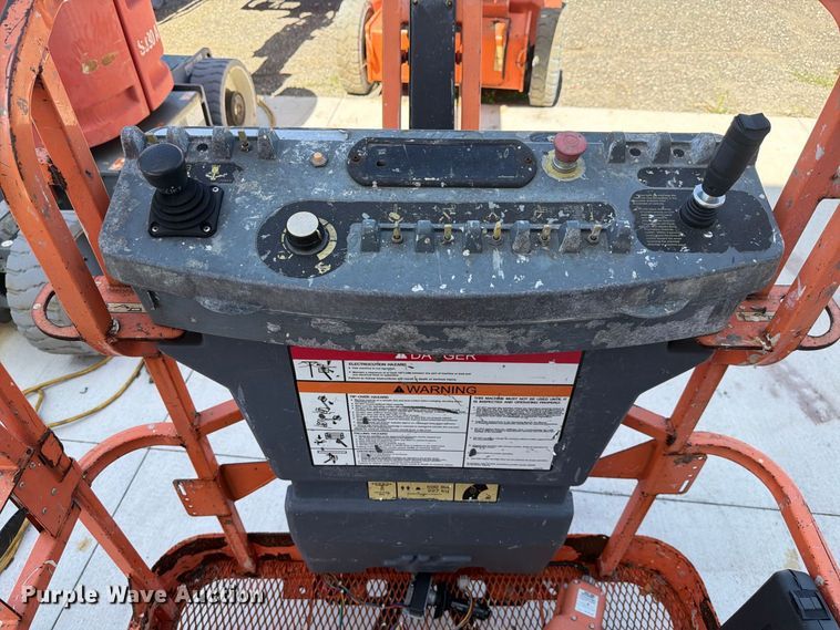 image for item DV7296 2013 JLG E400AJPN boom lift