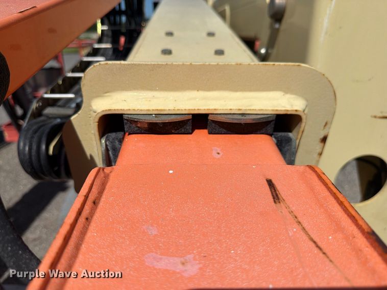 image for item DV7296 2013 JLG E400AJPN boom lift