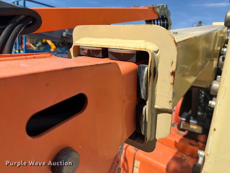 image for item DV7296 2013 JLG E400AJPN boom lift