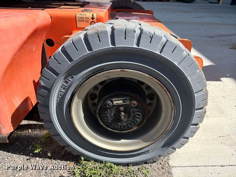 image for item DV7296 2013 JLG E400AJPN boom lift