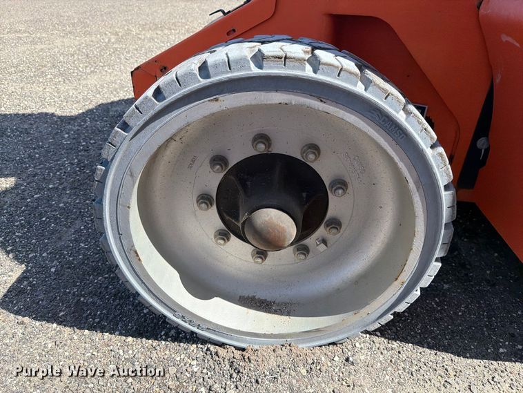 image for item DV7296 2013 JLG E400AJPN boom lift