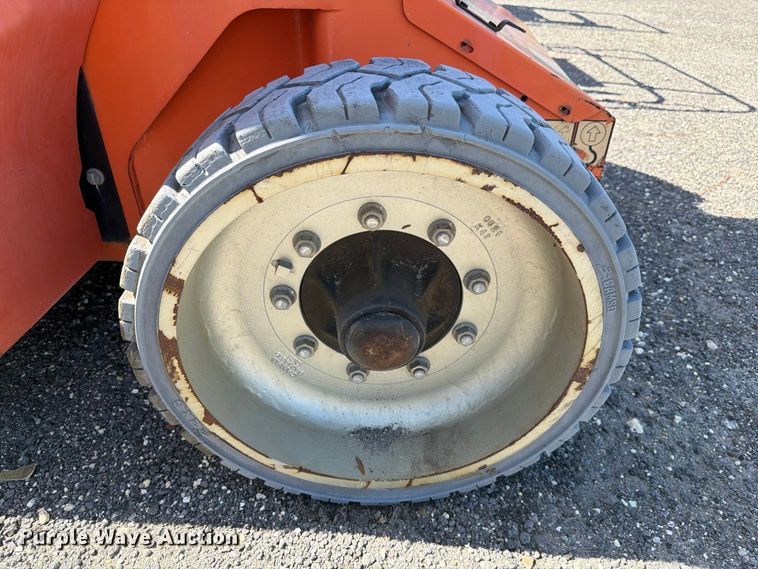 image for item DV7296 2013 JLG E400AJPN boom lift