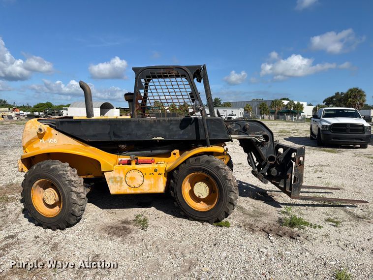 image for item DV7300AA 2004 JCB 520 telehandler