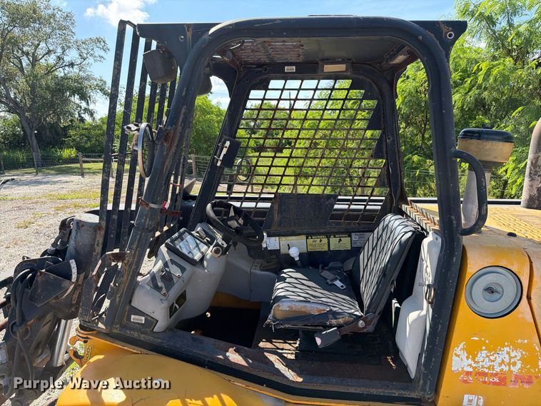 image for item DV7300AA 2004 JCB 520 telehandler