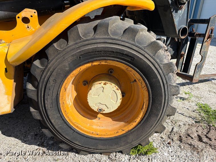 image for item DV7300AA 2004 JCB 520 telehandler