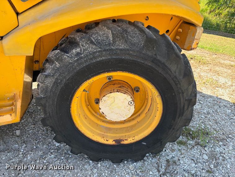 image for item DV7300AA 2004 JCB 520 telehandler