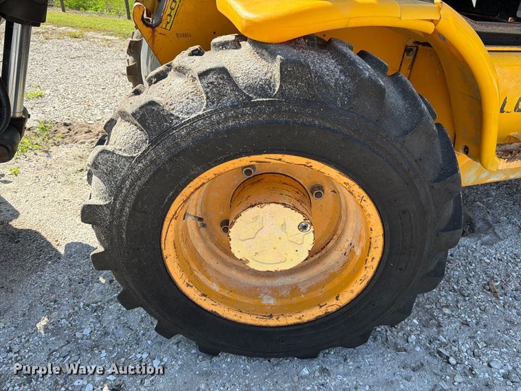 image for item DV7300AA 2004 JCB 520 telehandler
