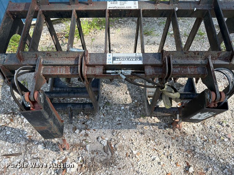 image for item DV7301 Skid steer grapple bucket