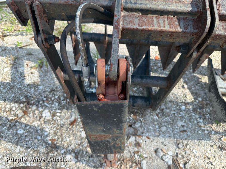 image for item DV7301 Skid steer grapple bucket