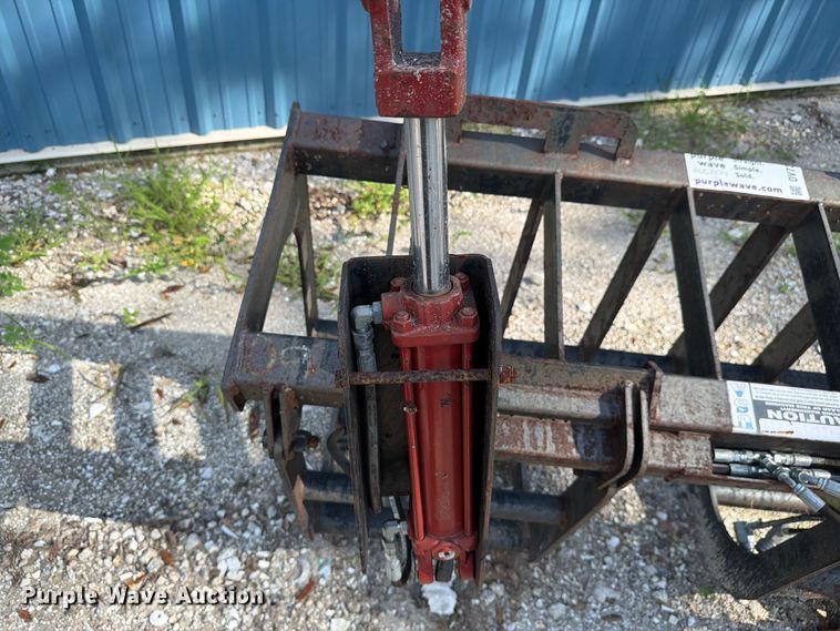 image for item DV7301 Skid steer grapple bucket