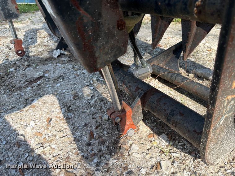 image for item DV7301 Skid steer grapple bucket