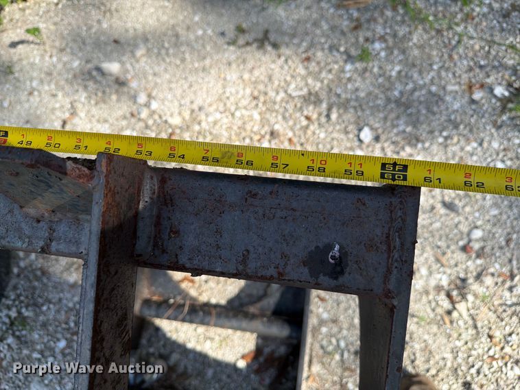 image for item DV7301 Skid steer grapple bucket