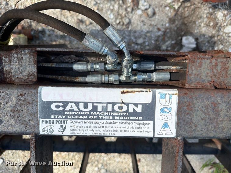 image for item DV7301 Skid steer grapple bucket