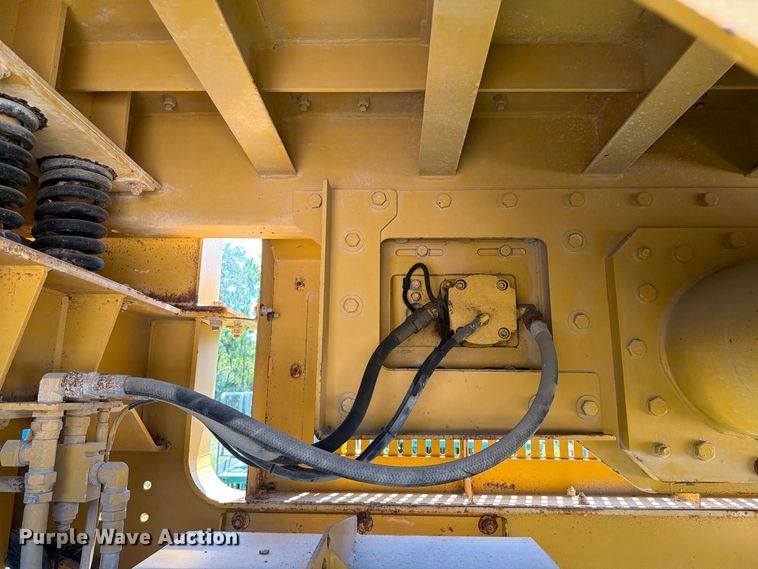 image for item DV7308 Impact 4043T crusher