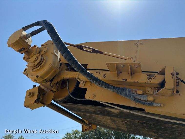 image for item DV7308 Impact 4043T crusher
