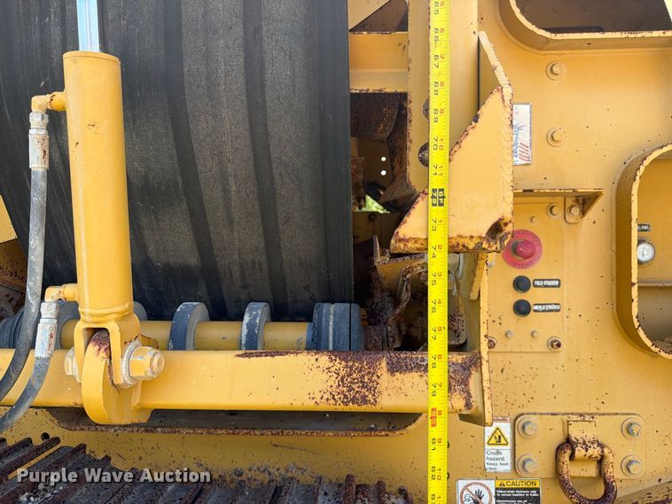 image for item DV7308 Impact 4043T crusher
