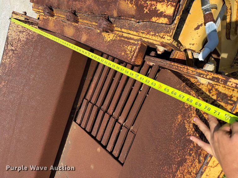image for item DV7308 Impact 4043T crusher