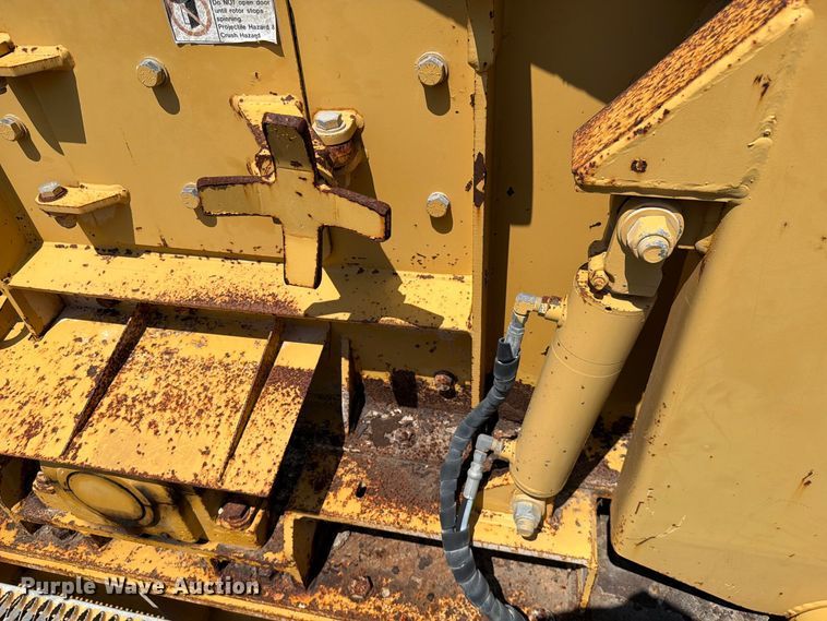 image for item DV7308 Impact 4043T crusher