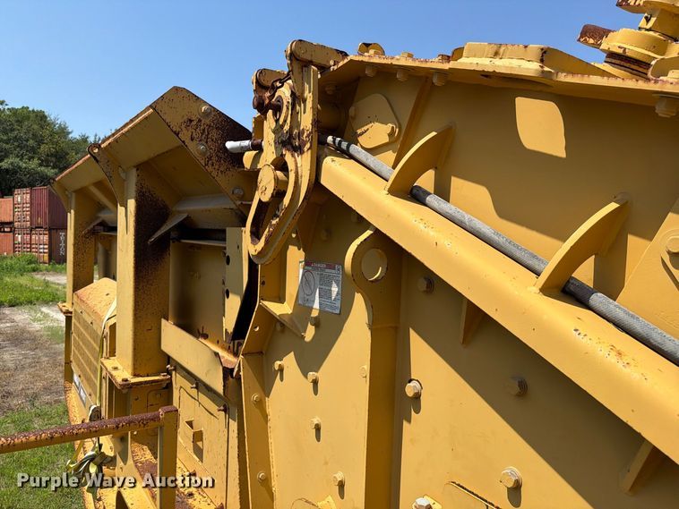 image for item DV7308 Impact 4043T crusher