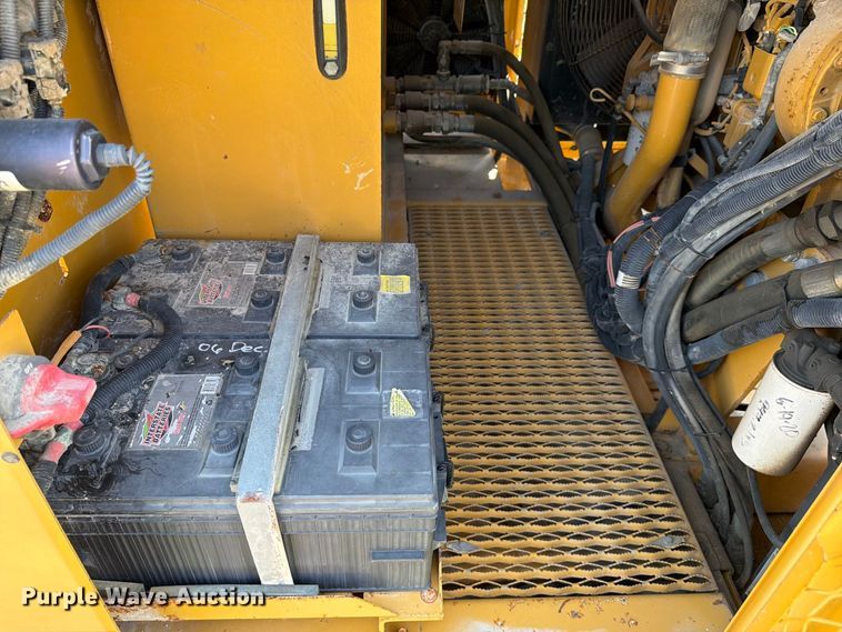 image for item DV7308 Impact 4043T crusher